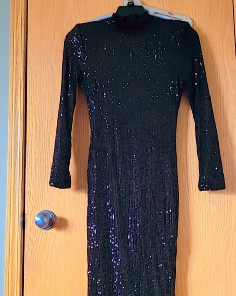 Dress for outings - Picture 1 of 1